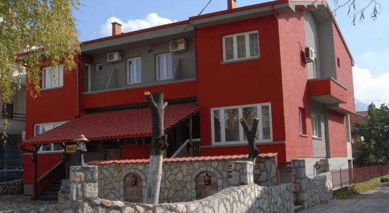 Guest House Breza Прилеп Екстериор снимка