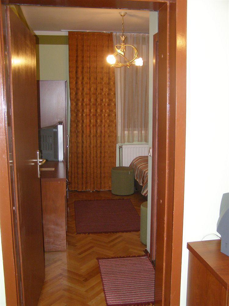 Guest House Breza Прилеп Екстериор снимка